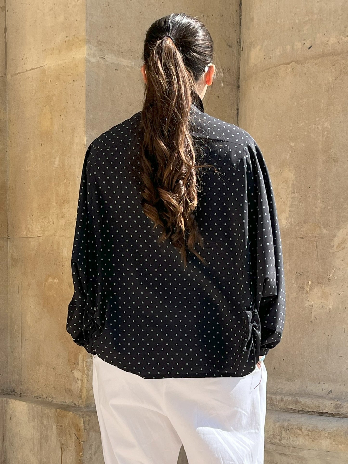 Chemise noire étoiles grises