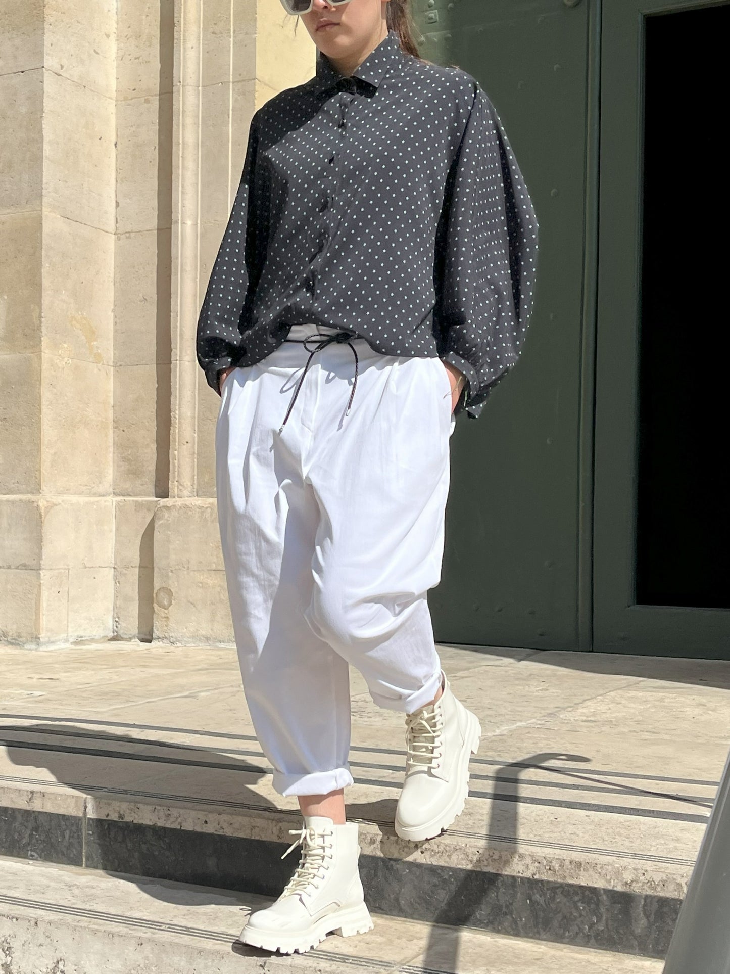 Chemise en soie noire étoiles grises