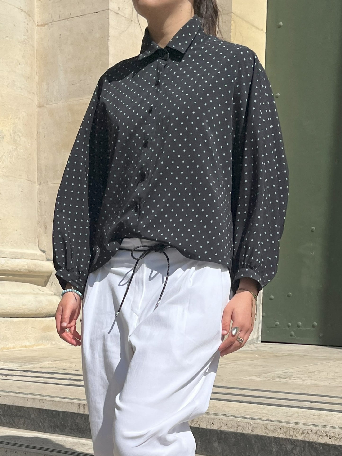 Chemise noire étoiles grises