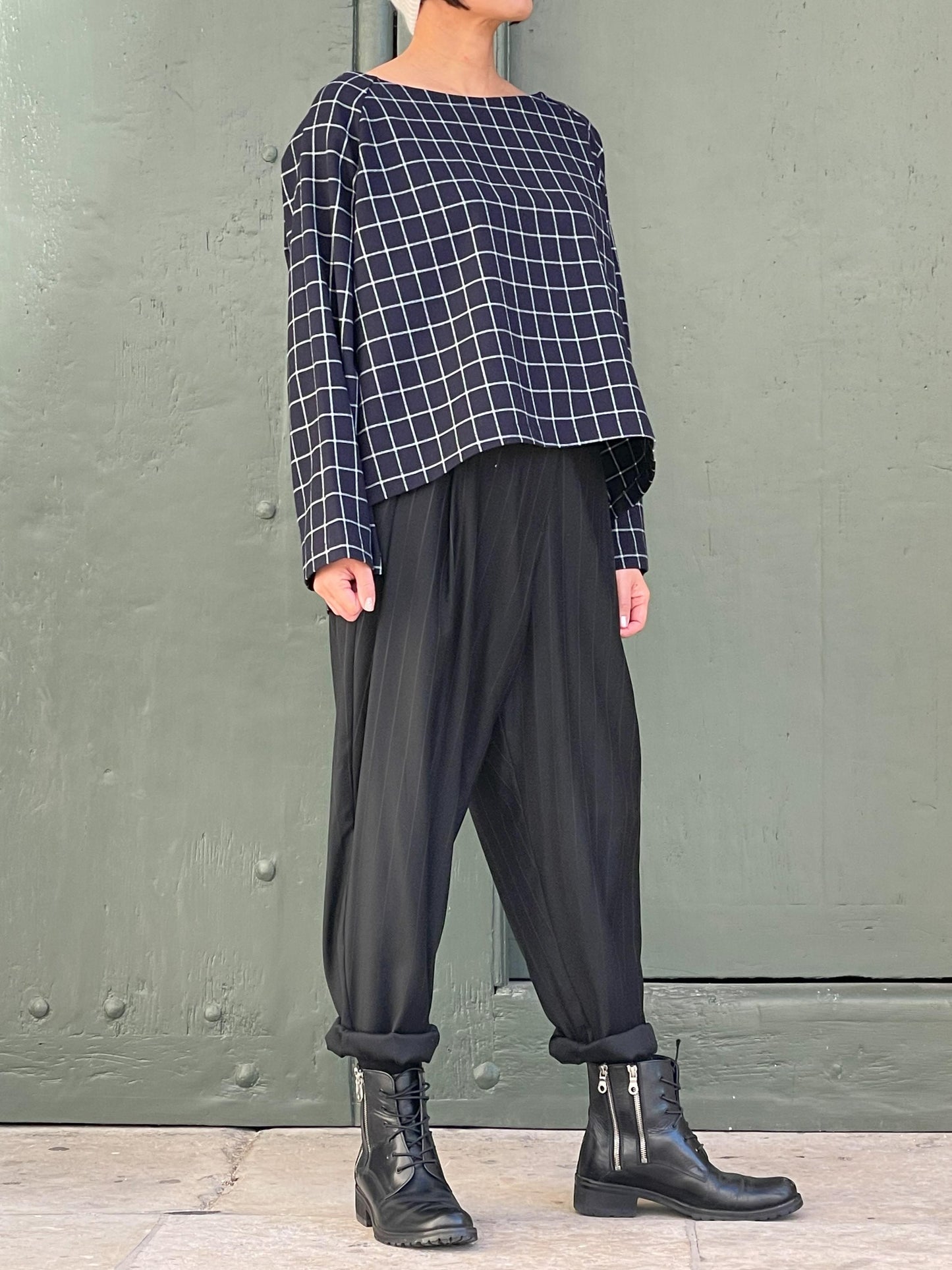 Blouse en laine marine extensible,motif à carreaux