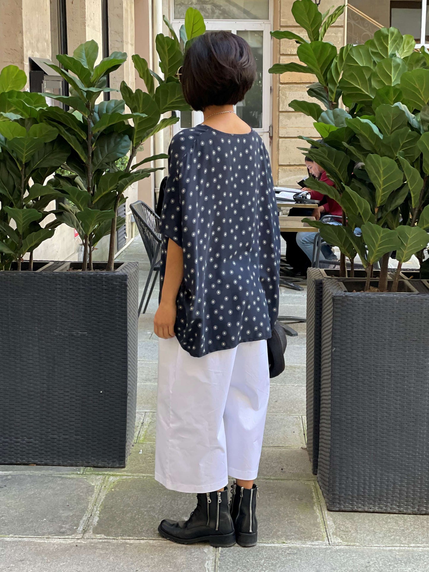 T-shirt fleurs minimalistes