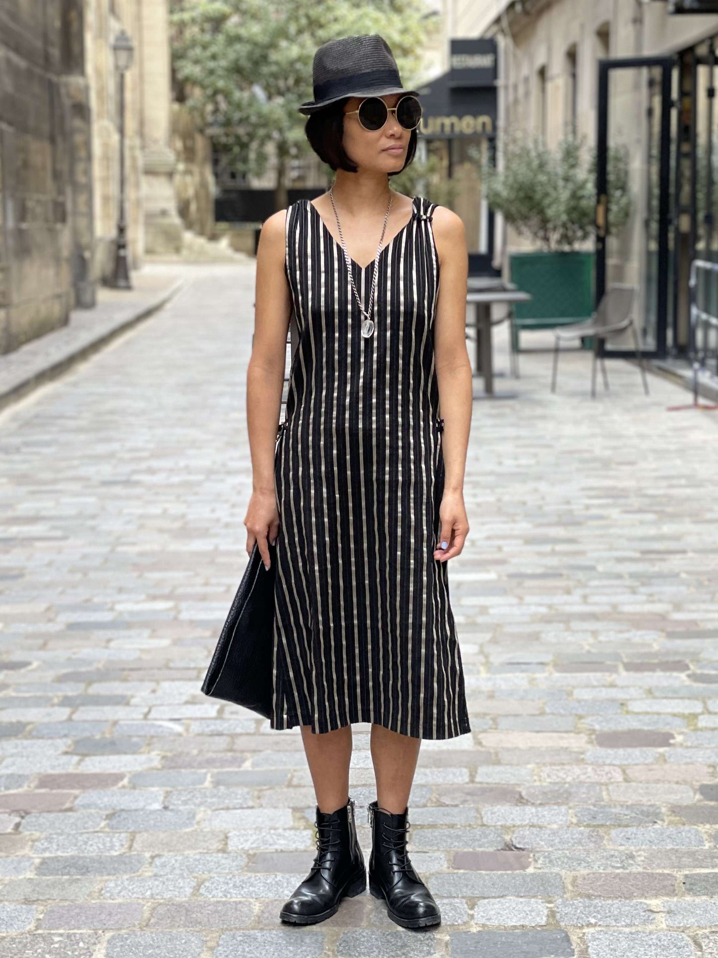 Robe chic à rayures dorées