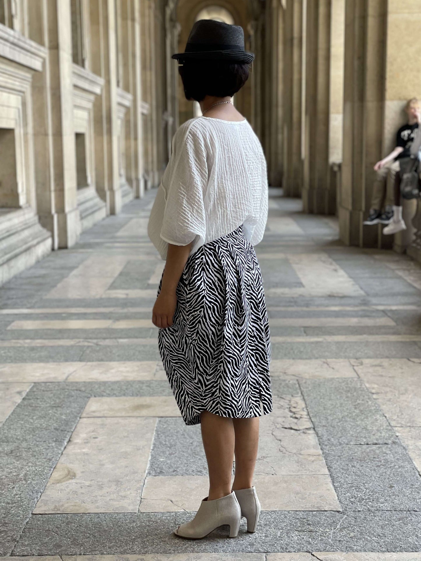 Haut ample plissée noire