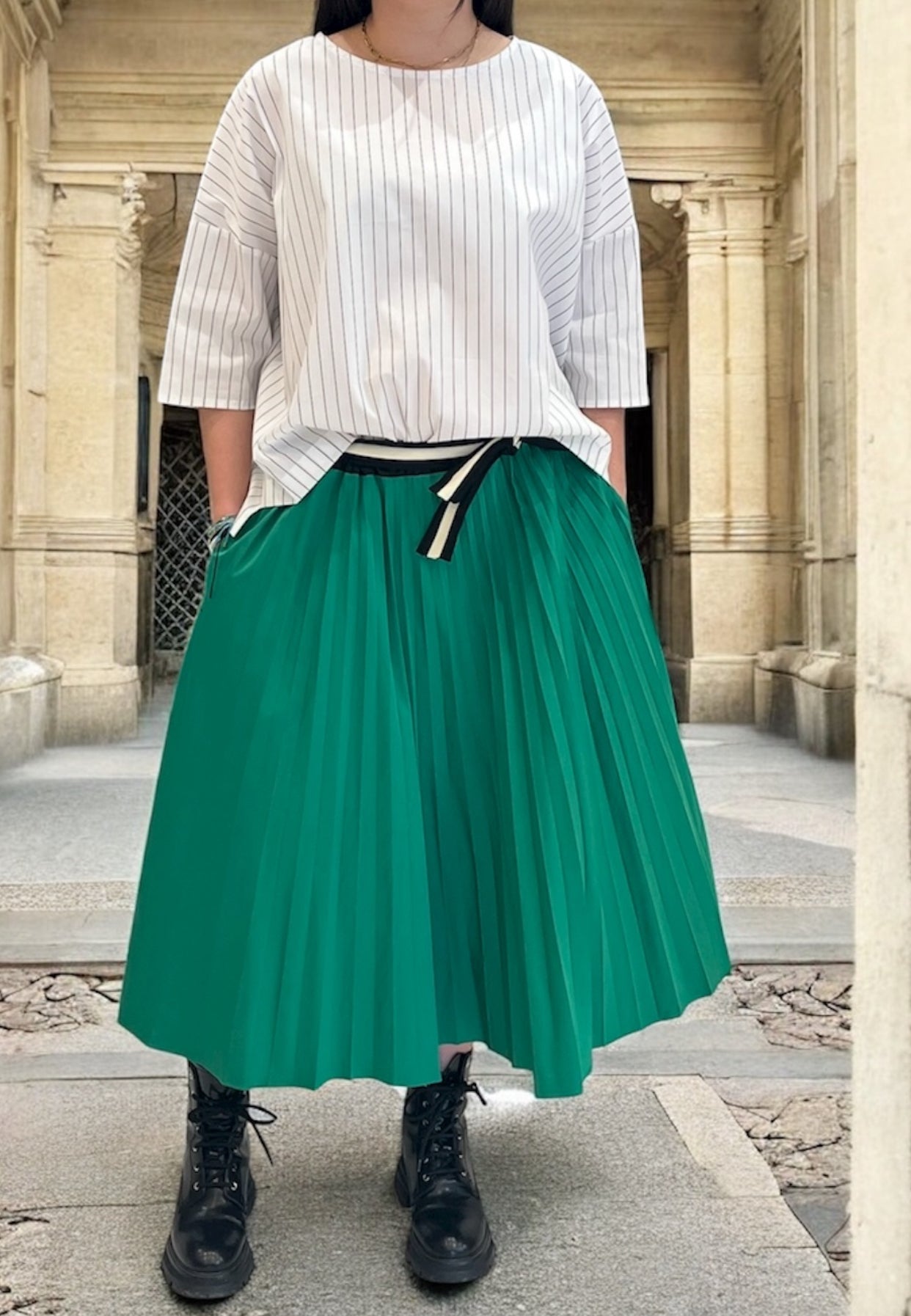 Blouse à lignes noires