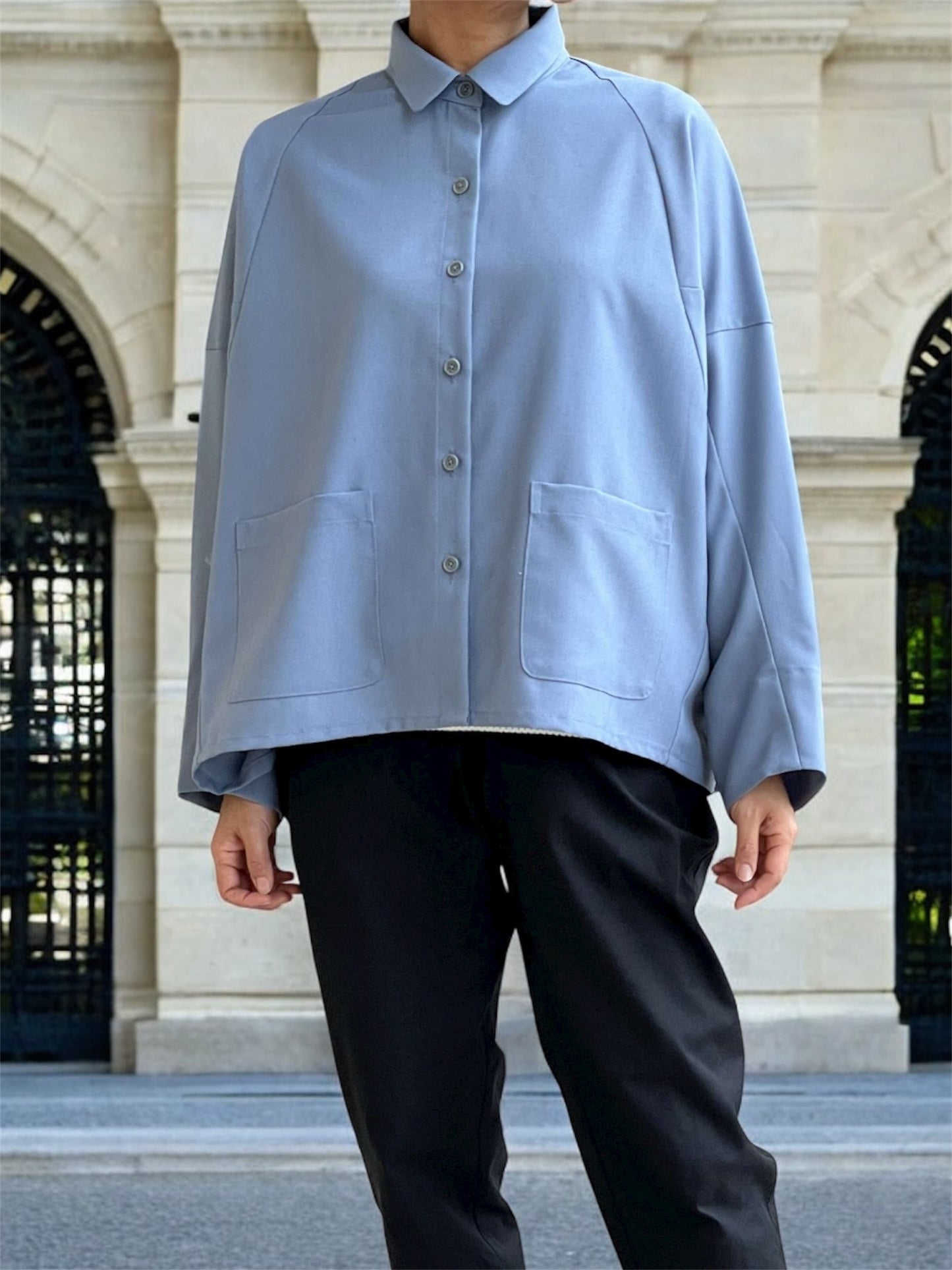 Veste en laine bleu ciel
Tissu de costume