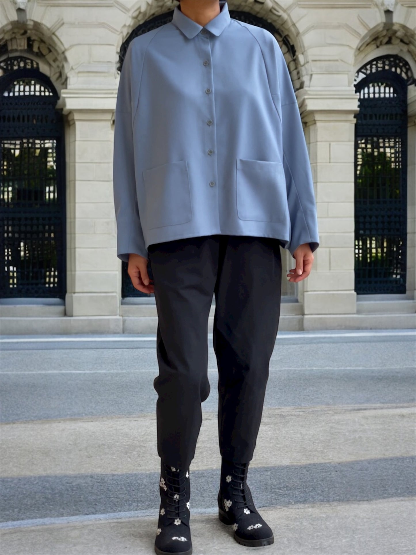 Veste en laine bleu ciel
Tissu de costume