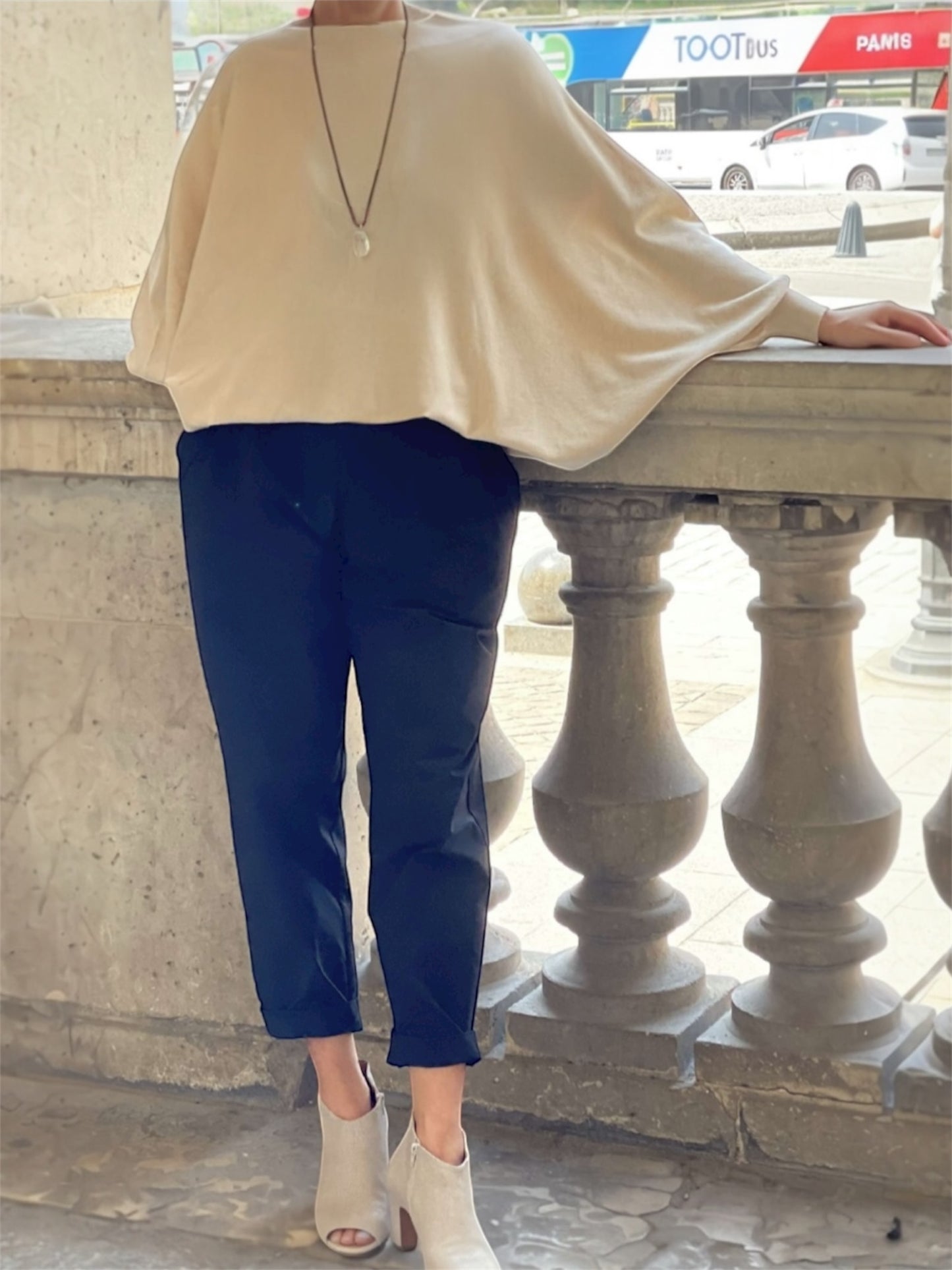 Pull en cachemire beige manches chauve-souris