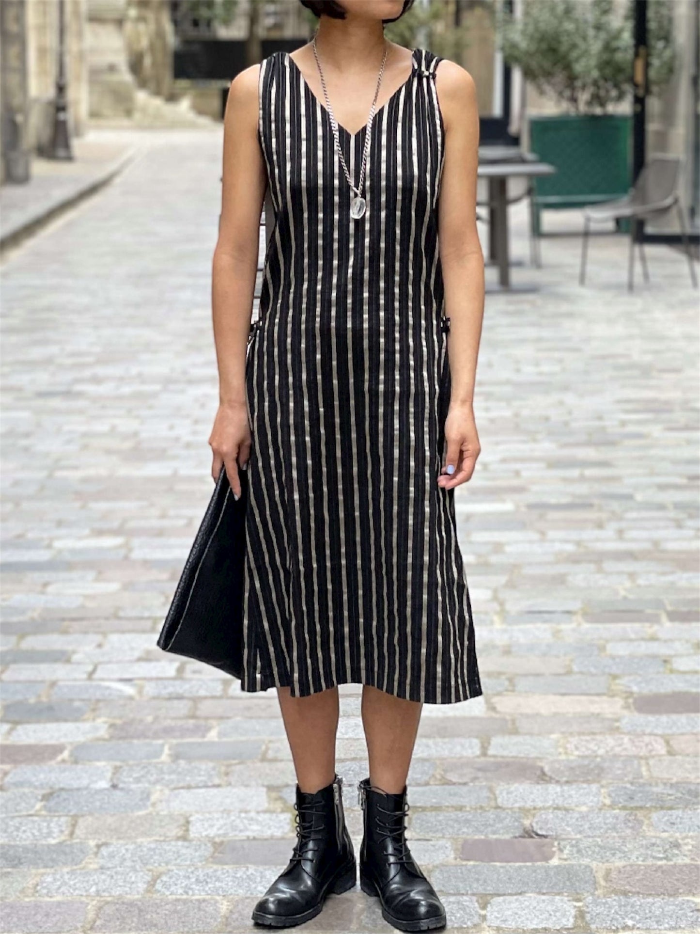 Robe chic à rayures dorées