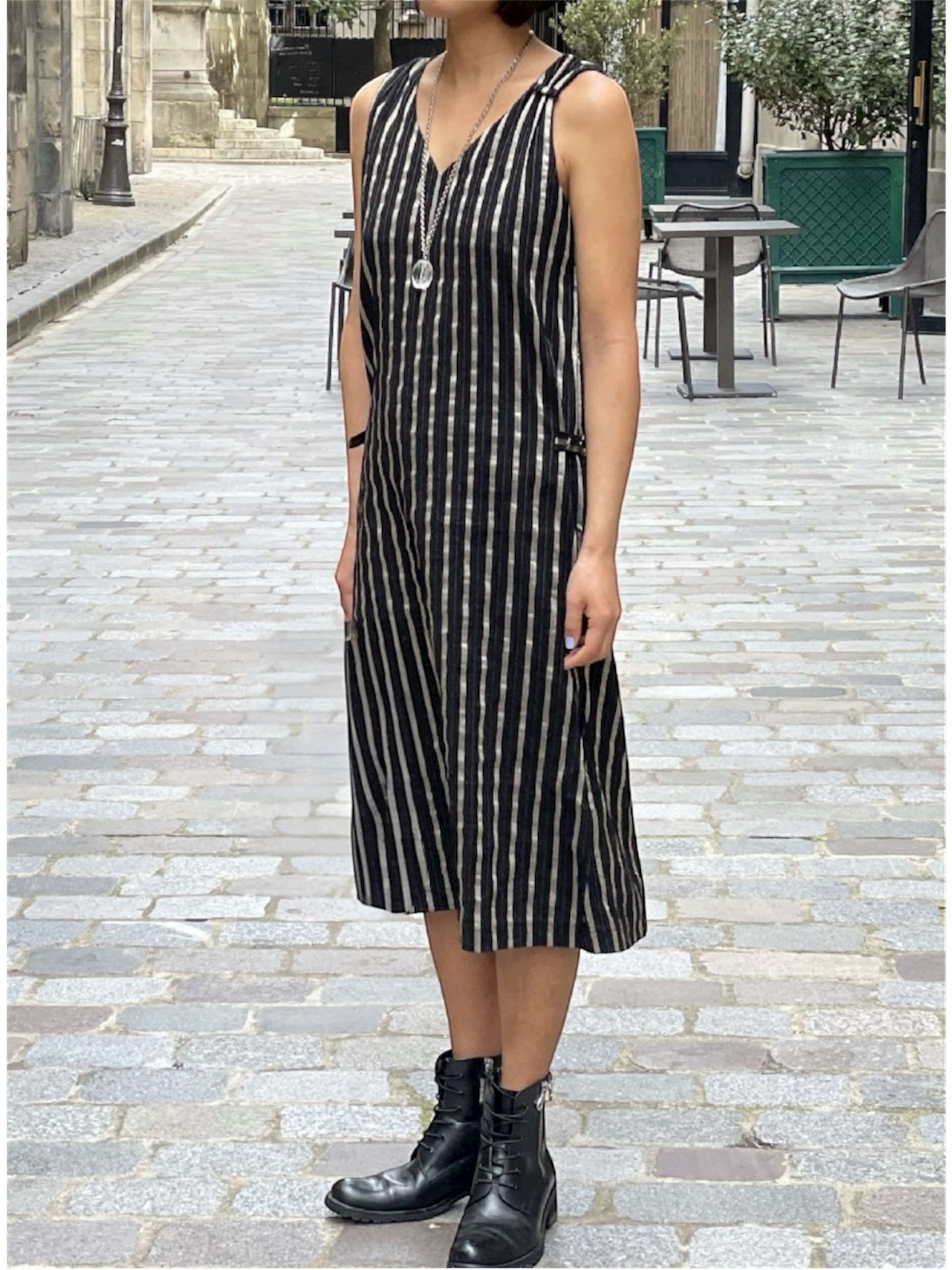 Robe chic à rayures dorées