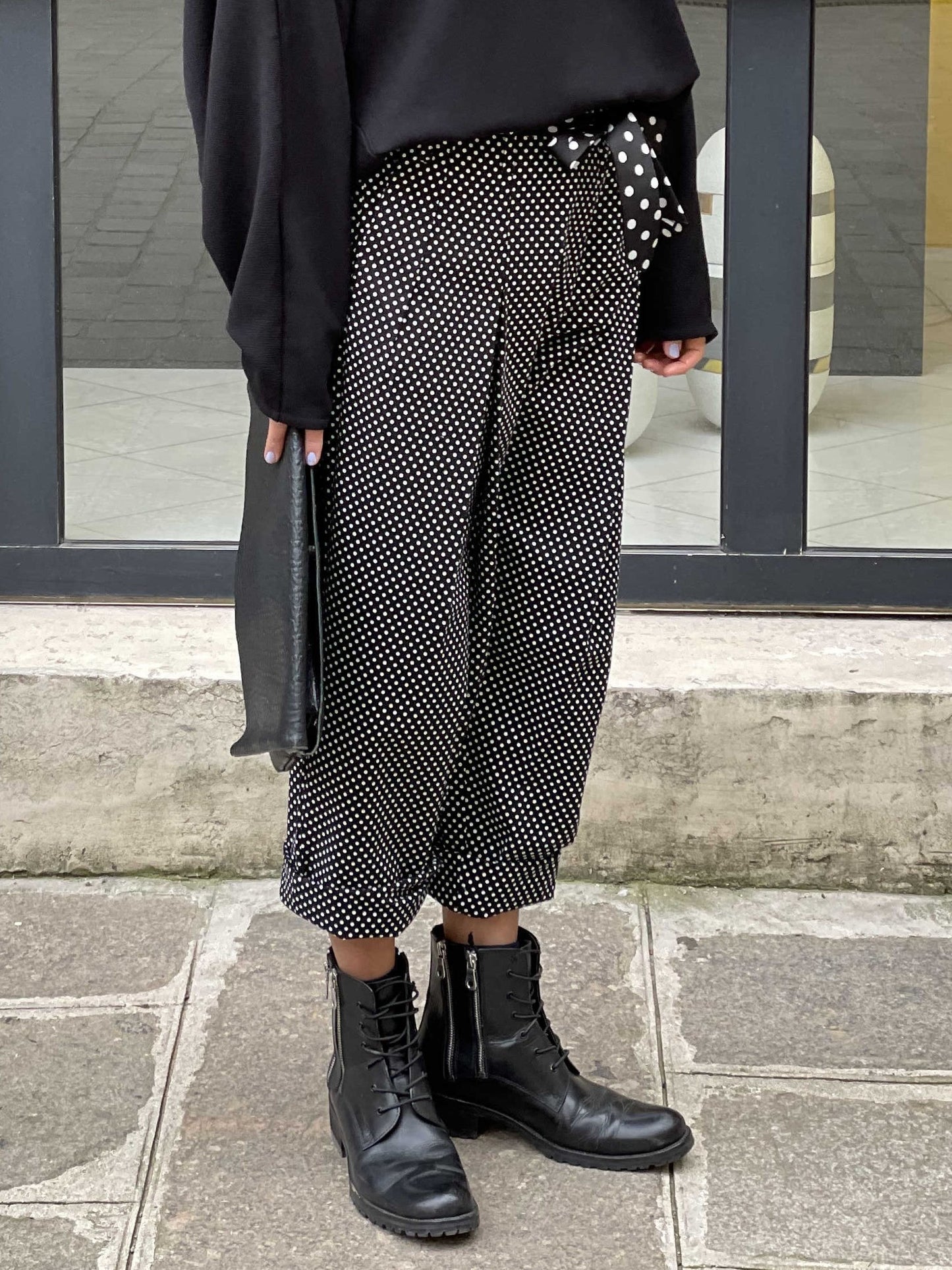 Pantalon cigarette à pois