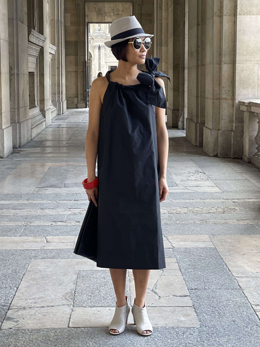Robe minimaliste avec ruban