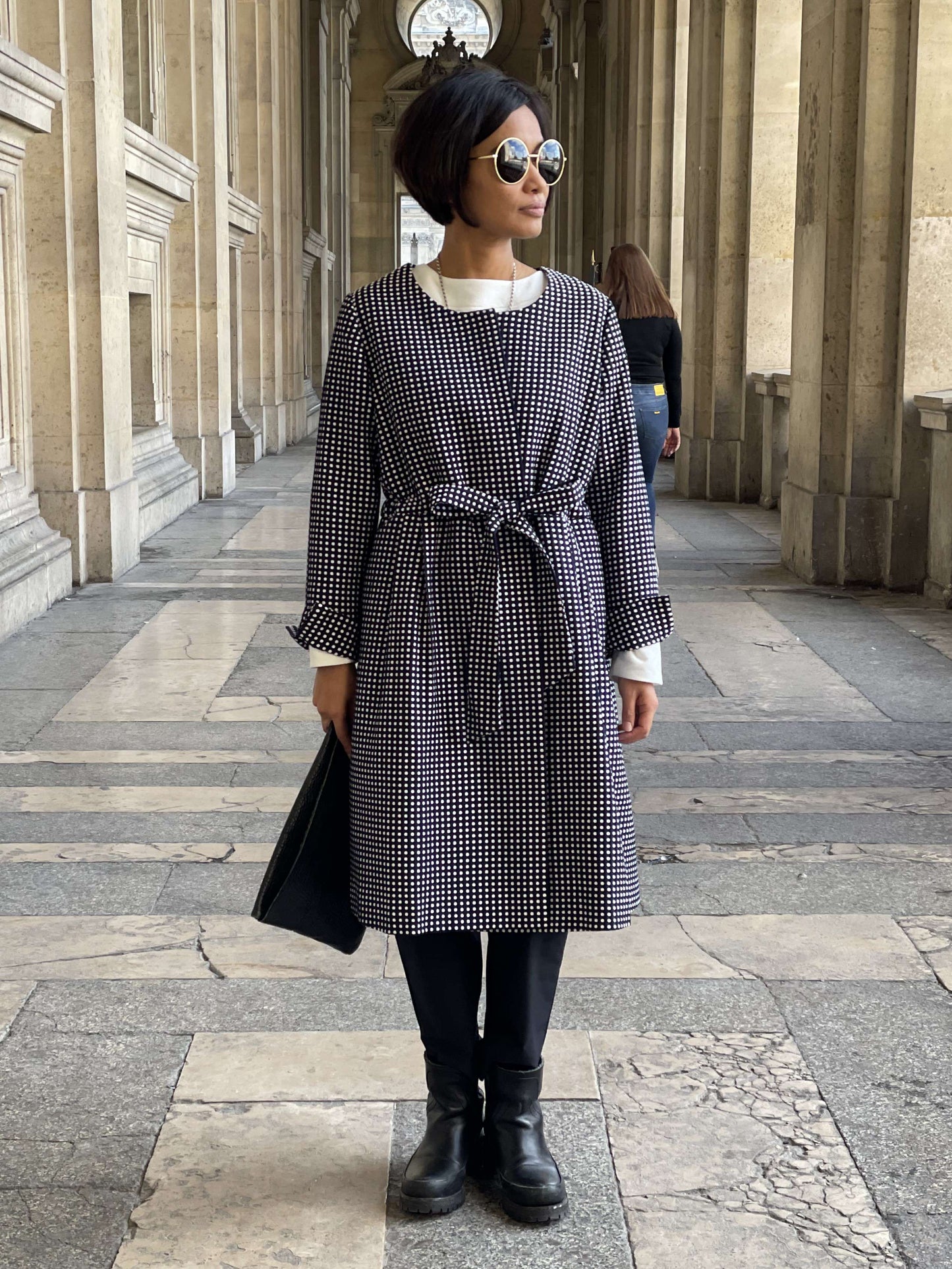Manteau bleu points blancs