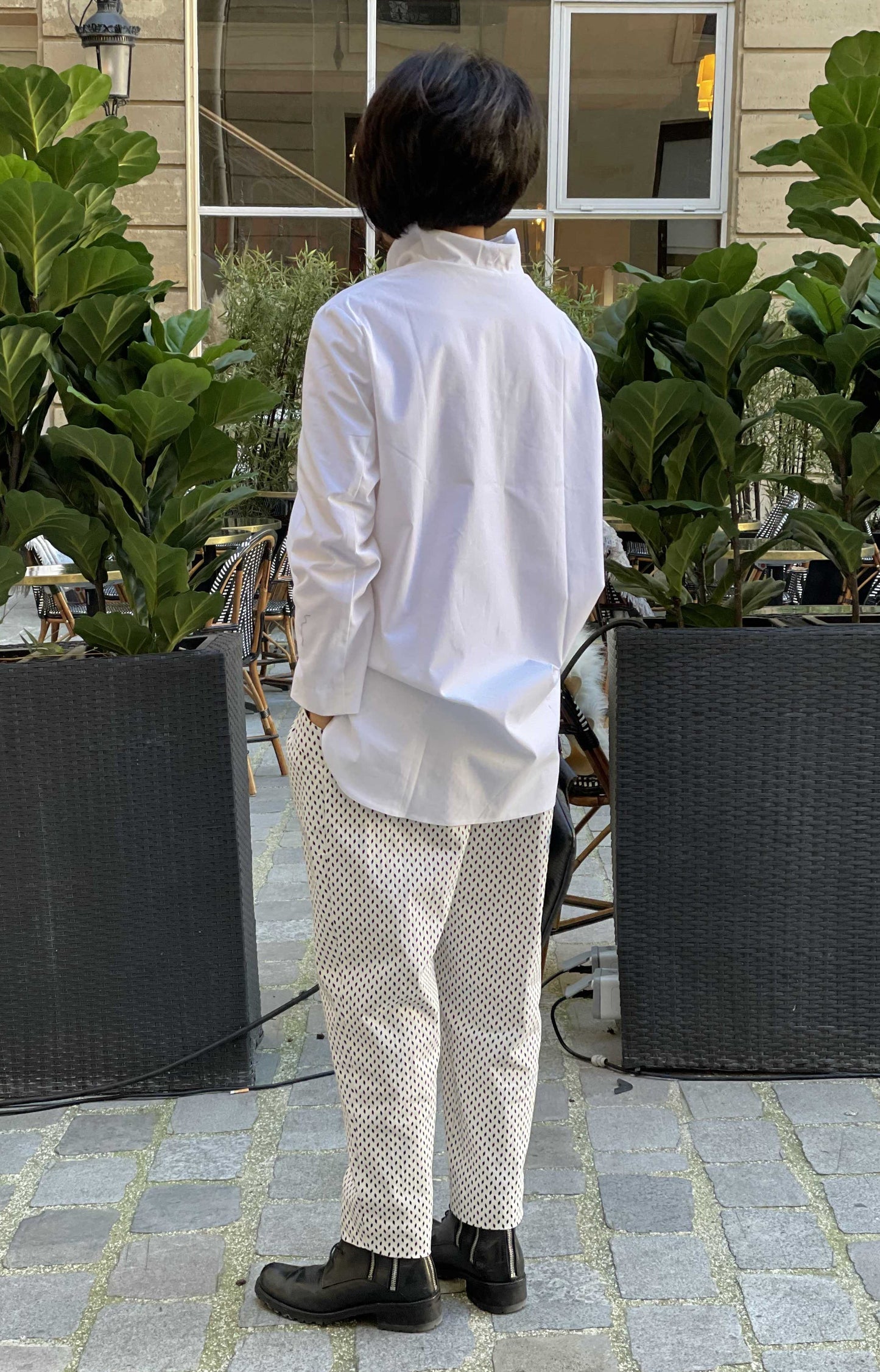 Chemise blanche col V